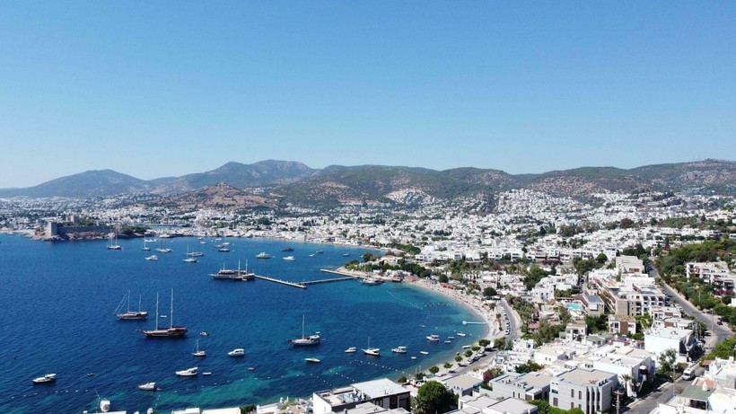 Bodrum bu yıl da cep yakacak! Sezonda oda fiyatları 43, plaj ücreti de 6 bin TL'ye kadar çıkıyor - Resim: 1