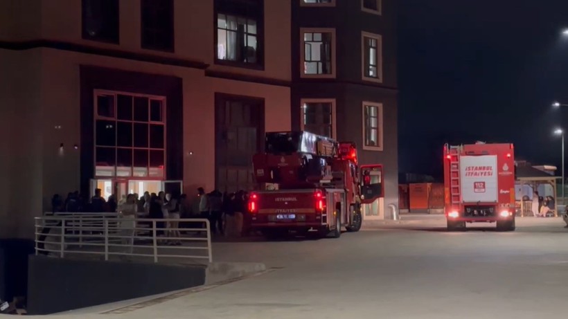 Tuzla’da, gece yarısı öğrenci yurdunda yangın! Panik dolu anlar yaşandı - Resim: 5