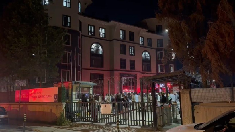 Tuzla’da, gece yarısı öğrenci yurdunda yangın! Panik dolu anlar yaşandı - Resim: 6