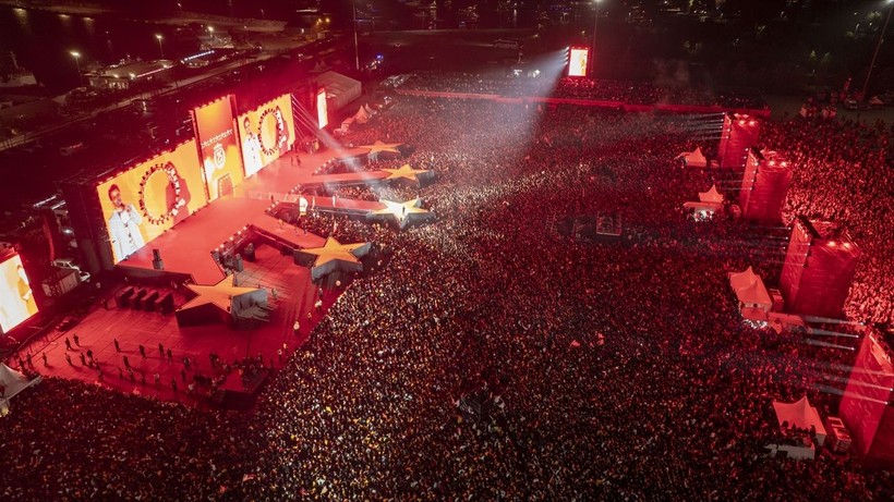 Galatasaray'ın Yenikapı'daki 25. şampiyonluk kutlamasına kaç taraftar geldi? - Resim: 6