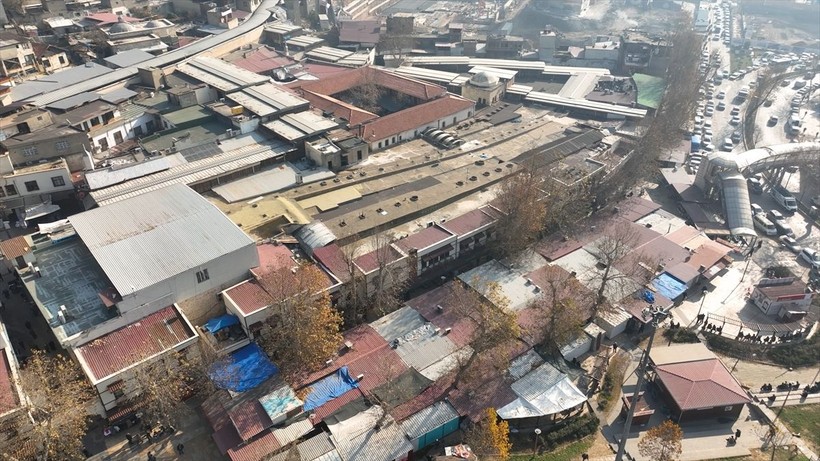 Bakan Kurum, Kahramanmaraş'taki restorasyonu süren Tarihi Kapalı Çarşı'nın görüntülerini paylaştı - Resim: 12