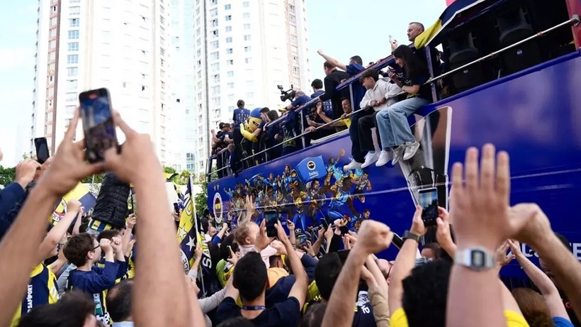 Fenerbahçe Beko Avrupa coşkusunu Bağdat Caddesi'ne taşıdı - Resim : 4