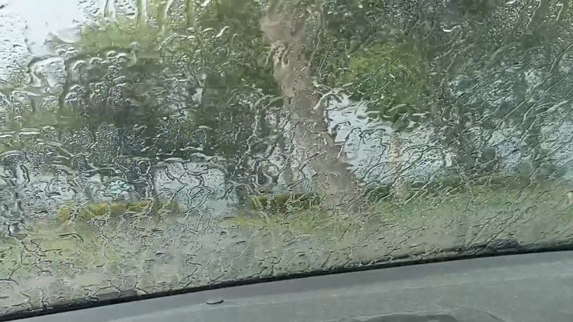 İstanbul'u dolu vurdu! Hazırlıksız yakalananlar zor anlar yaşadı - Resim: 8