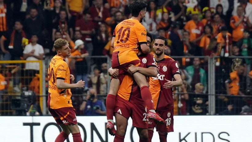 Galatasaray sezonu 3 puanla kapattı | Galatasaray - Başakşehir: 2-0 - Resim : 1