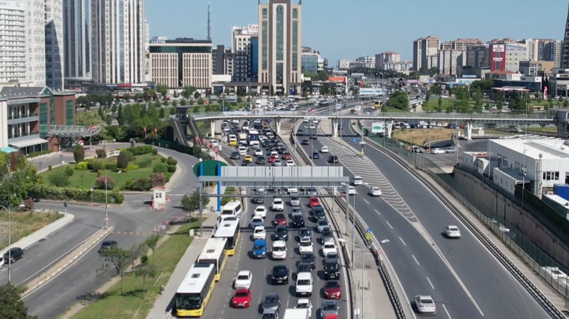 Tatili İstanbul dışında geçirmek isteyenler trafik oluşturdu - Resim: 9