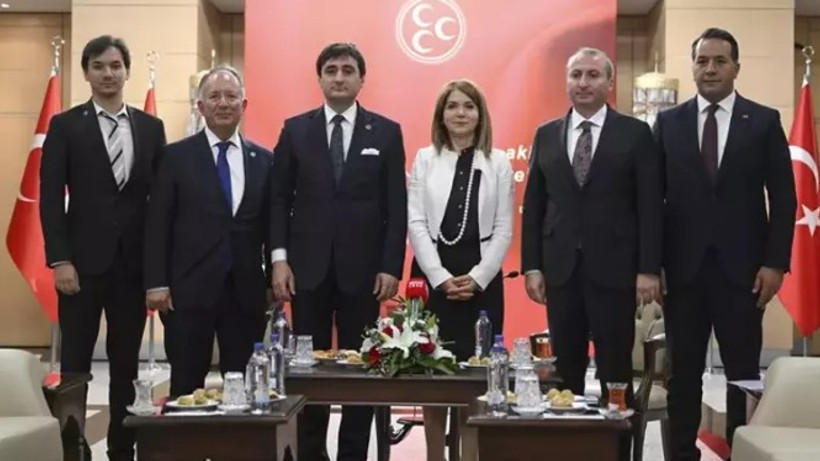 Siyasi partilerin bayram trafiği başladı! Tarihi görüşmelerden detaylar - Resim : 1