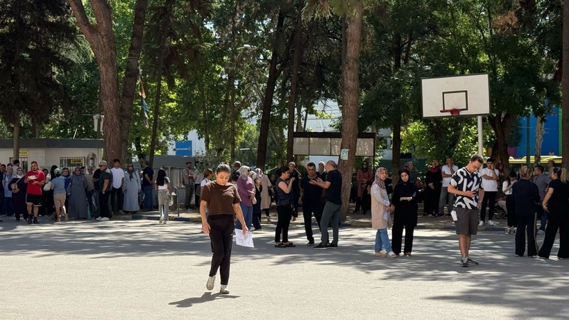 YKS maratonunda gergin anlar: Öğrenciler sınava yetişmeye çalıştı - Resim: 6
