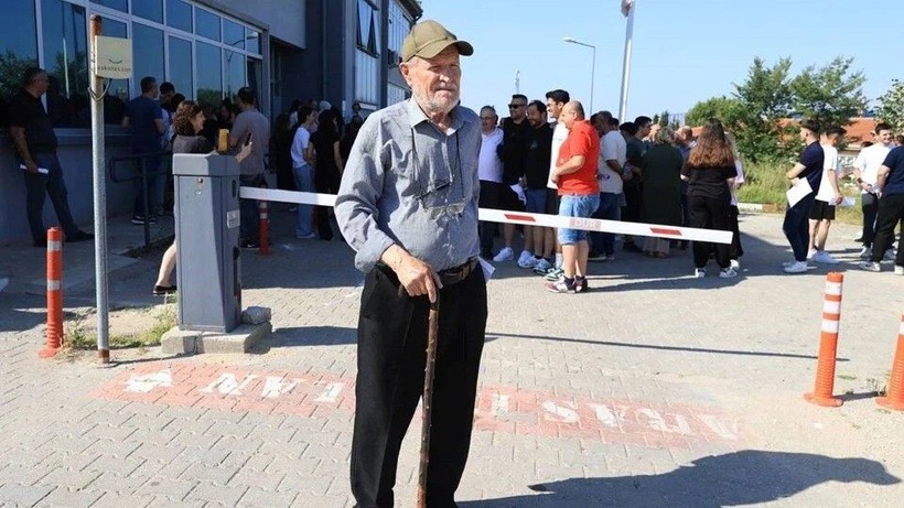YKS maratonunda gergin anlar: Öğrenciler sınava yetişmeye çalıştı - Resim: 2
