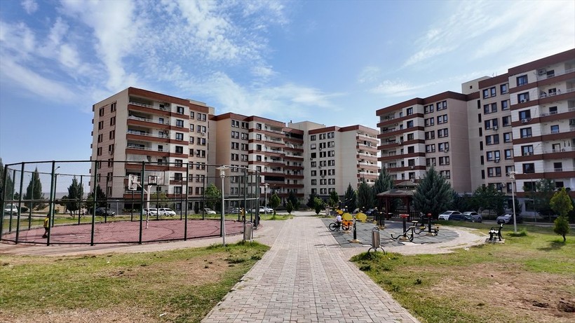 Cizre'de terör nedeniyle kullanılamaz hale gelen evler yerine 8 bin 785 konut inşa edildi - Resim: 2