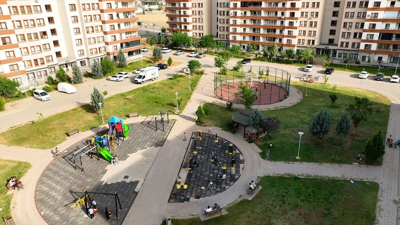 Cizre'de terör nedeniyle kullanılamaz hale gelen evler yerine 8 bin 785 konut inşa edildi - Resim: 11