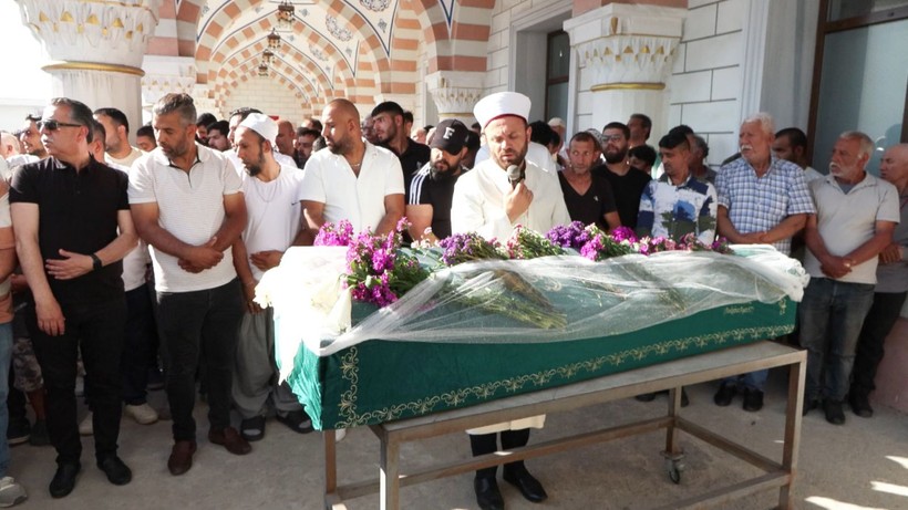 Nişanlısının katlettiği Oya son yolculuğuna uğurlandı! Dedesinin sözleri yürek dağladı - Resim: 5