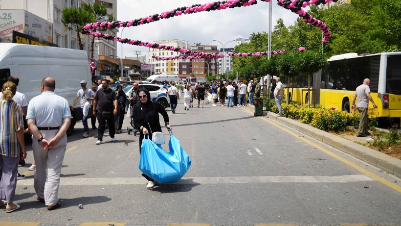 Başakşehir'de 100 TL kampanyası izdiham oluşturdu! Mağaza kapandı - Resim: 1