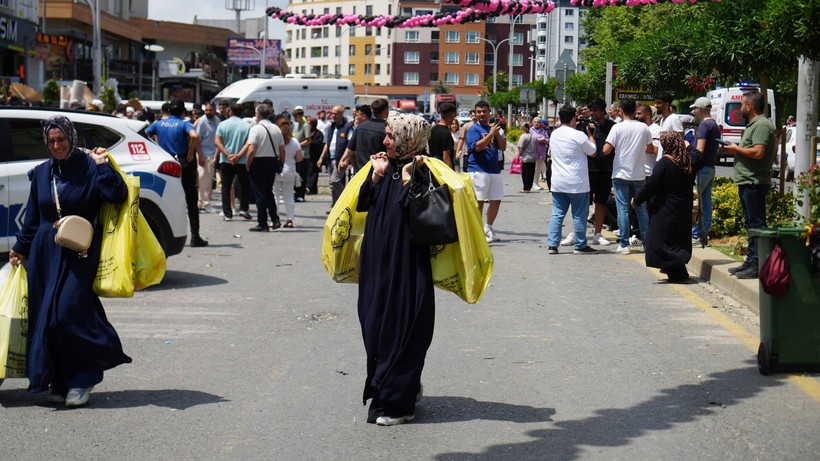 Başakşehir'de 100 TL kampanyası izdiham oluşturdu! Mağaza kapandı - Resim: 2