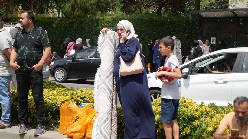 Başakşehir'de 100 TL kampanyası izdiham oluşturdu! Mağaza kapandı - Resim: 5