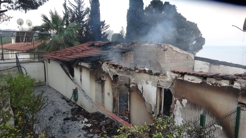 İzmir'de orman yangını felaketi! Tahliye edilen evler alev alev yandı, hasarın boyutu gün ağarınca gözler önüne serildi - Resim: 2