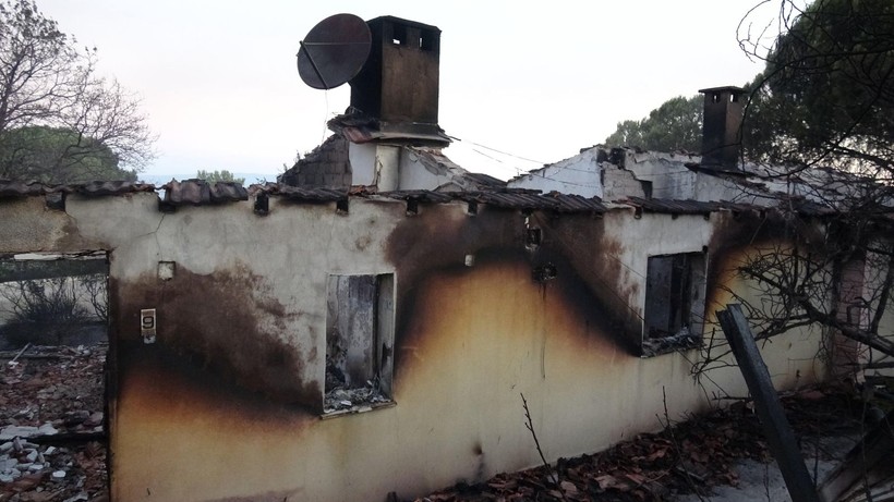 İzmir'de orman yangını felaketi! Tahliye edilen evler alev alev yandı, hasarın boyutu gün ağarınca gözler önüne serildi - Resim: 4