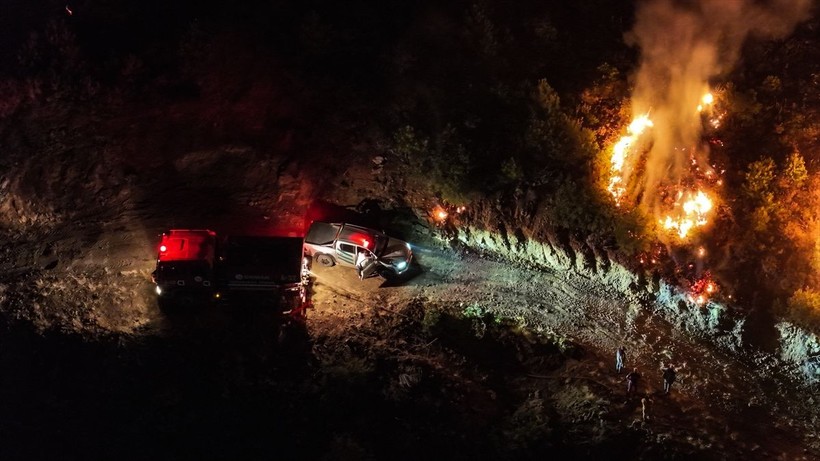Hatay'ın kötü talihi! Depremlerden sonra yangın: Alevlerle mücadele devam ediyor - Resim: 6
