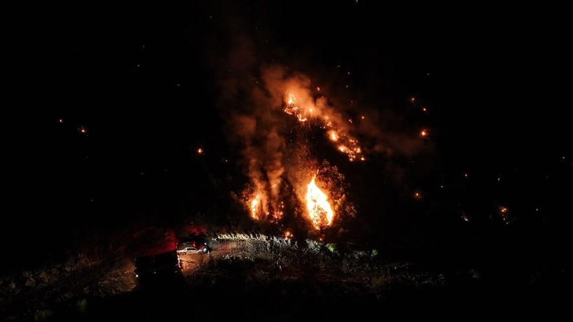 Hatay'ın kötü talihi! Depremlerden sonra yangın: Alevlerle mücadele devam ediyor - Resim: 10