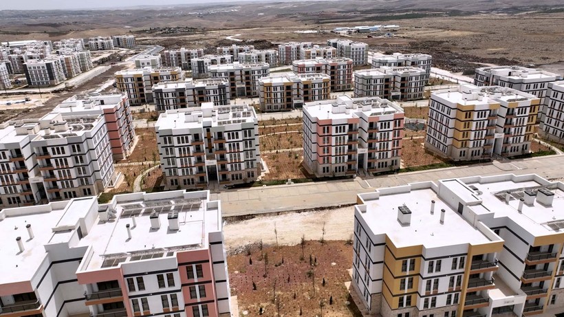 Şanlıurfa Karaköprü’de afet konutları tamamlandı! Depremzede Ayşe Elman: Dışarıdan 10 daire verseler yine de buradan ayrılmam - Resim: 15