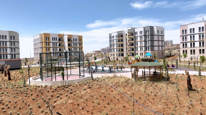 Şanlıurfa Karaköprü’de afet konutları tamamlandı! Depremzede Ayşe Elman: Dışarıdan 10 daire verseler yine de buradan ayrılmam - Resim: 8