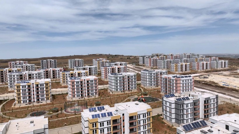 Şanlıurfa Karaköprü’de afet konutları tamamlandı! Depremzede Ayşe Elman: Dışarıdan 10 daire verseler yine de buradan ayrılmam - Resim: 14