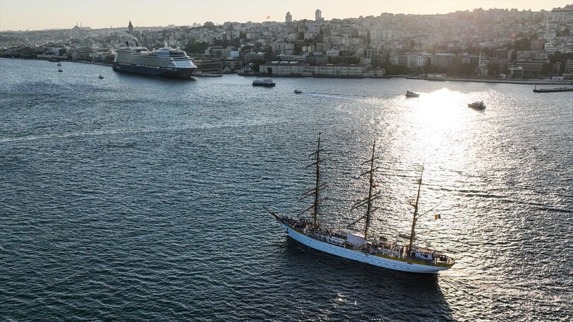 İstanbul Boğazı'ndan tarihi yelkenli Nava Scoala Mircea geçti - Resim: 7