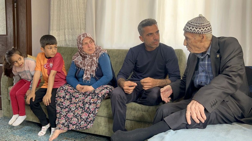 103 yaşındaki Kore Gazisi torununun torununu gördü! Senelerdir her gün yaptığı tek şey var - Resim: 4
