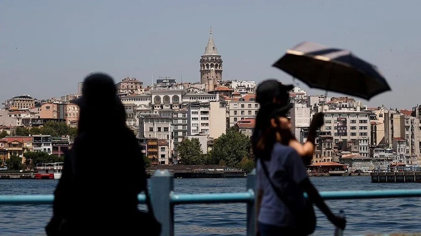 İstanbul'da yılın en sıcak günü! Uzmanlar uyardı: 45 dereceyi görebilir - Resim : 2