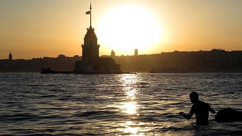 İstanbul'da yılın en sıcak günü! Uzmanlar uyardı: 45 dereceyi görebilir - Resim : 1