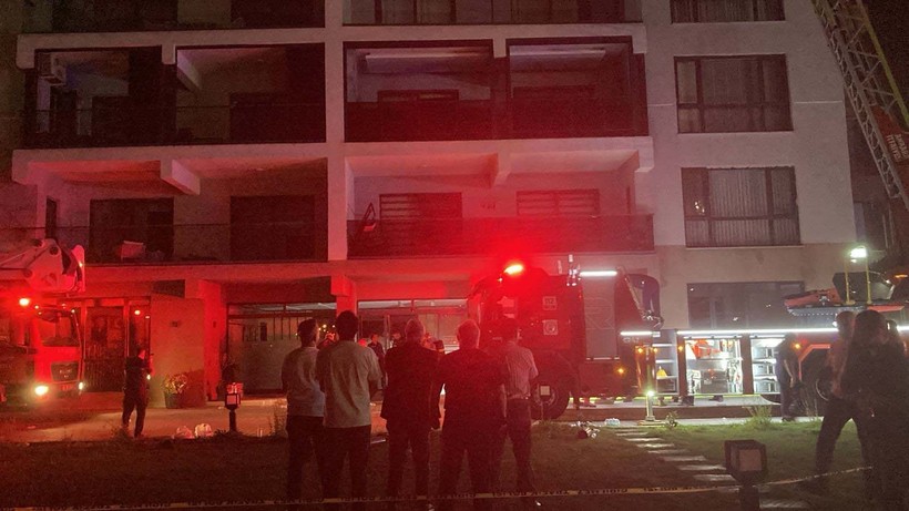 Ankara'da 26 katlı binada yangın faciası! 1'i bebek 3 kişi can verdi - Resim: 4