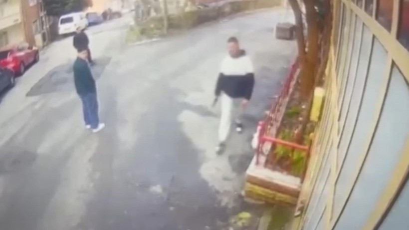 Sarıyer'de kuaförde başına çizik atan 25 yaşındaki arkadaşına kurşun yağdıran 17 yaşındaki genç tutuklandı - Resim: 2
