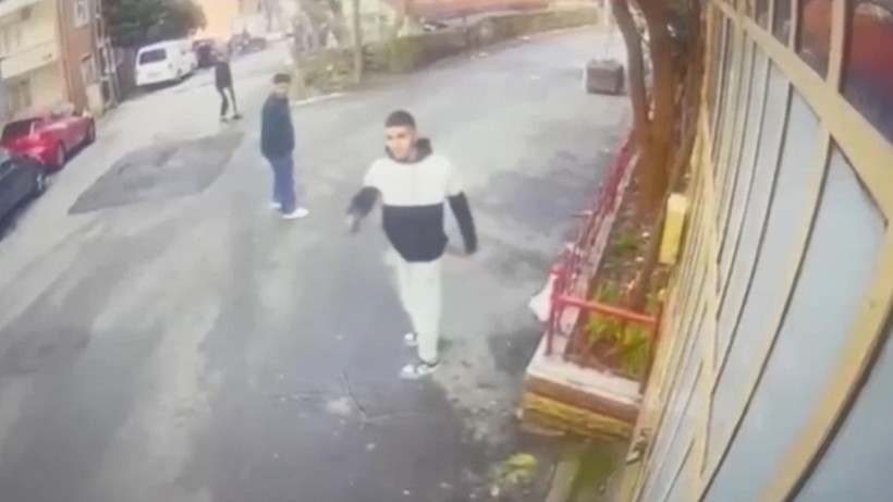 Sarıyer'de kuaförde başına çizik atan 25 yaşındaki arkadaşına kurşun yağdıran 17 yaşındaki genç tutuklandı - Resim: 1