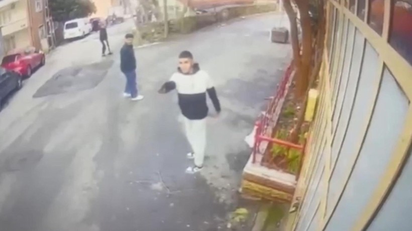 Sarıyer'de kuaförde başına çizik atan 25 yaşındaki arkadaşına kurşun yağdıran 17 yaşındaki genç tutuklandı - Resim: 6