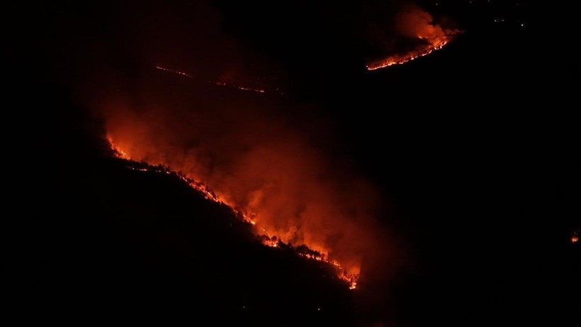 Bursa'nın Orhaneli ilçesindeki orman yangınına müdahale sürüyor - Resim: 12