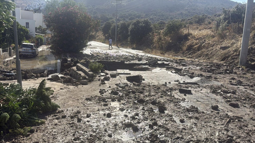Muğla'da bilindik manzara: Bodrum'da ana su isale hattı patladı, tonlarca su aktı - Resim: 8