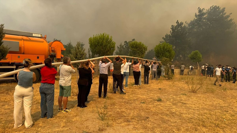 Çanakkale'de halkı tek vücut oldu: Yangına imece usulü müdahale - Resim: 5
