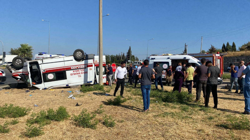 Ambulansla otomobilin çarpıştığı ölümlü kaza kamerada - Resim: 3