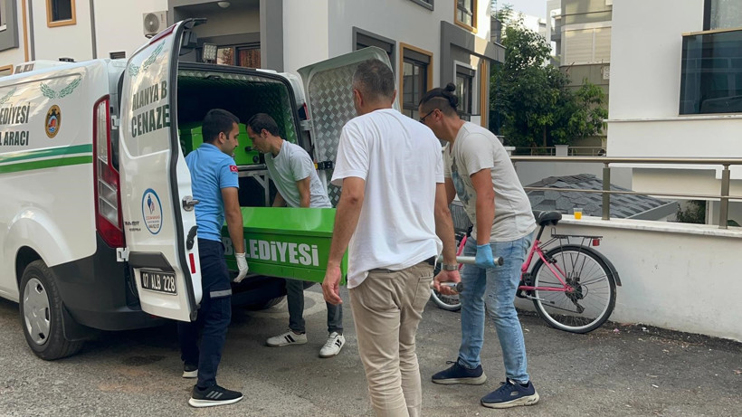 Emlakçıyı arayıp kiraladığı evde cinayet işlediğini söyleyip ortadan kayboldu - Resim : 1