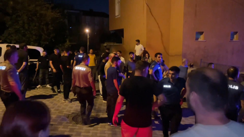 İstanbul'da korkunç cinayet! Satırla boğazını keserek öldürdü - Resim : 2