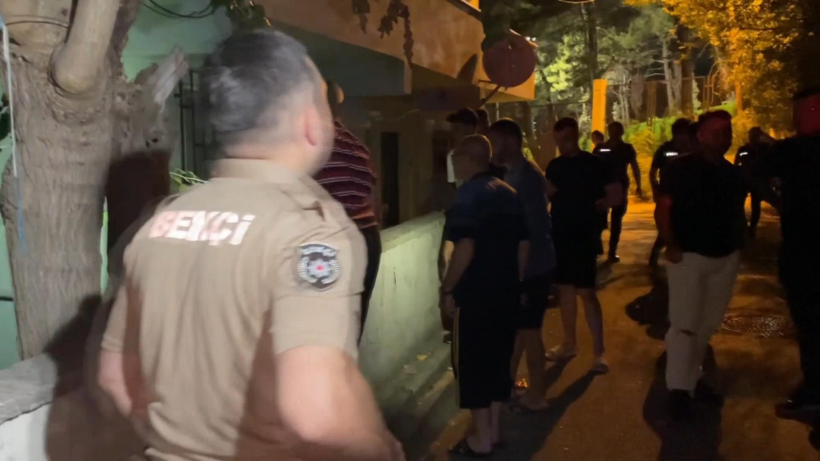 İstanbul'da korkunç cinayet! Satırla boğazını keserek öldürdü - Resim : 1
