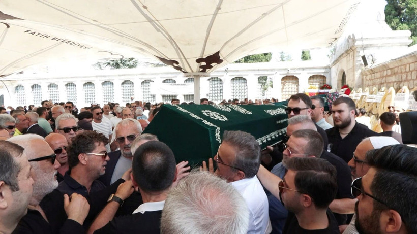 Metin Şentürk'ün kardeşi Bayram Şentürk toprağa verildi - Resim : 2