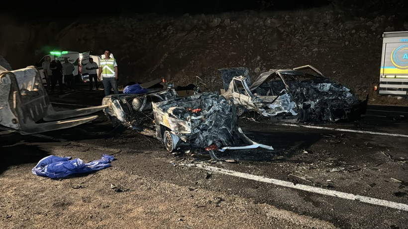 Karabük'te korkunç kaza: 3 kişi öldü, 5 kişi yaralandı - Resim: 9