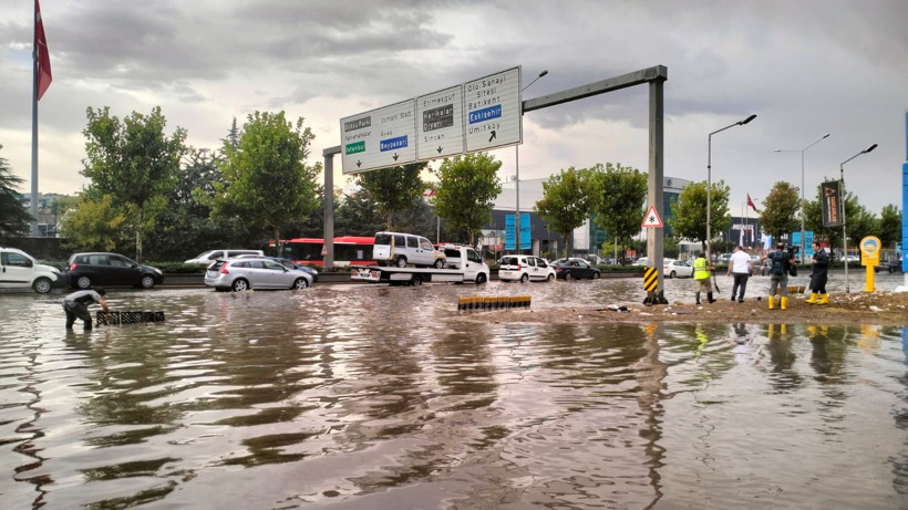 Meteoroloji uyarmıştı: Ankara sular altında kaldı - Resim: 3