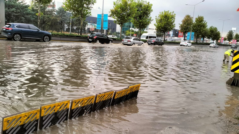 Meteoroloji uyarmıştı: Ankara sular altında kaldı - Resim: 5