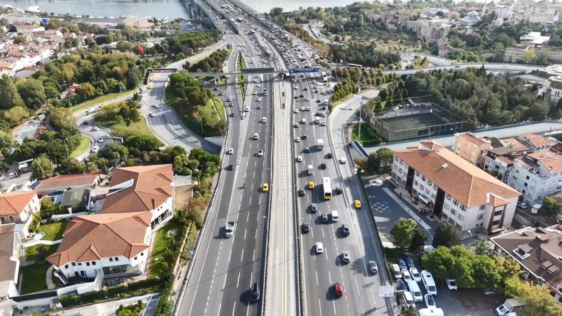 İstanbul'da yeni eğitim öğretim yılının ilk gününde trafik yoğunluğu yaşandı - Resim: 1