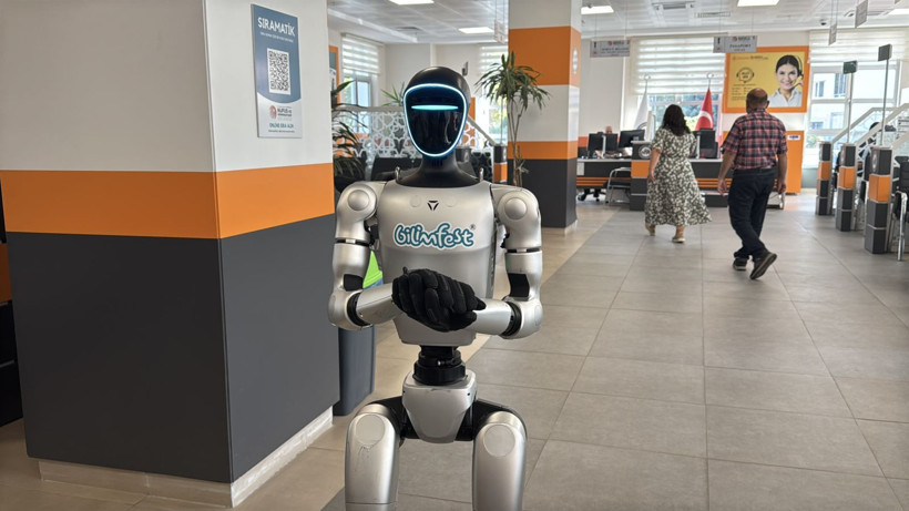Robot Festman'a fahri kimlik belgesi - Resim: 3