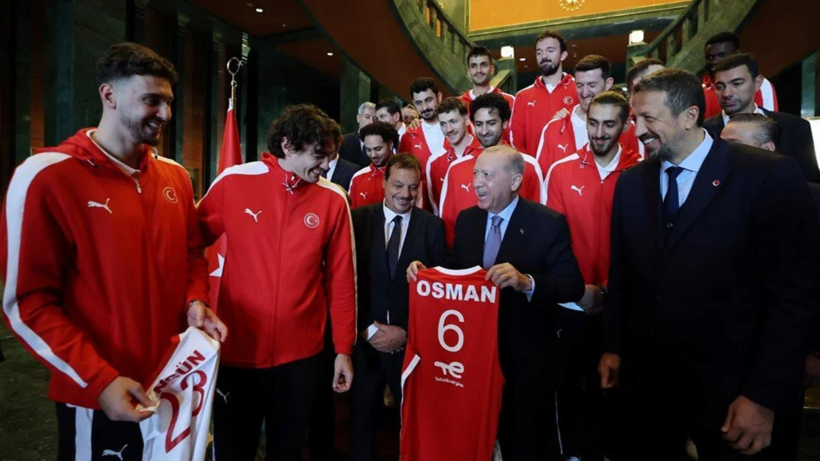 Cumhurbaşkanı Erdoğan, 12 Dev Adam'ı kabul etti - Resim : 1