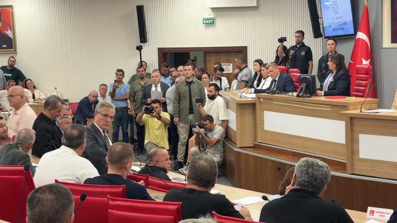 Aydın Büyükşehir Belediye Meclisi'nde bir gerginlik daha! 30 maddelik gündem CHP'li üyelerin oylarıyla reddedildi toplantı 2. defa ertelendi - Resim : 2