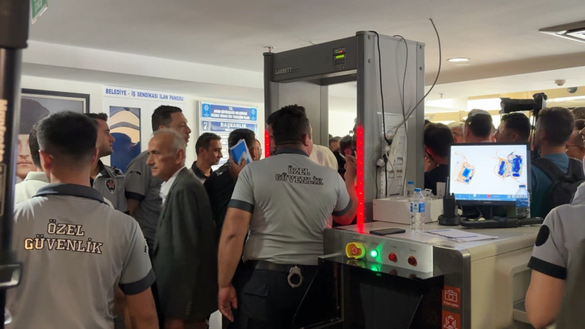 Aydın Büyükşehir Belediye Meclisi'nde bir gerginlik daha! 30 maddelik gündem CHP'li üyelerin oylarıyla reddedildi toplantı 2. defa ertelendi - Resim : 1