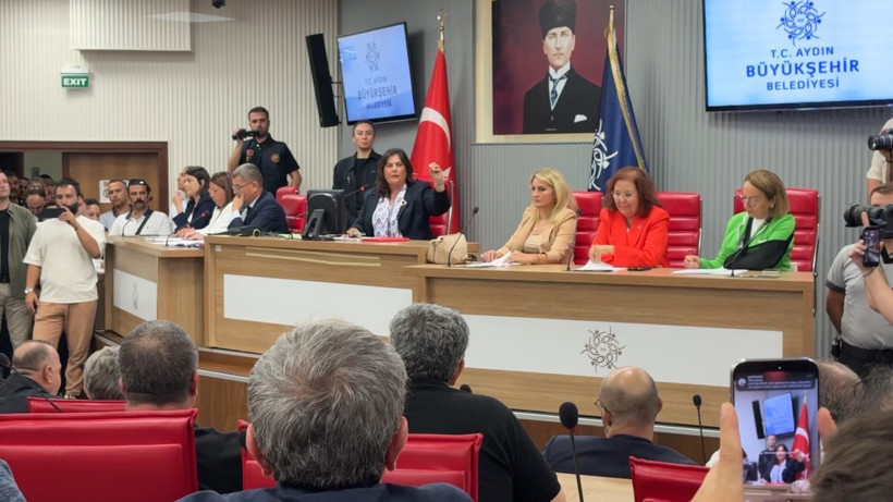 Aydın Büyükşehir Belediye Meclisi'nde bir gerginlik daha! 30 maddelik gündem CHP'li üyelerin oylarıyla reddedildi toplantı 2. defa ertelendi - Resim : 5